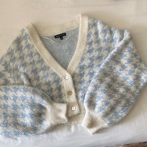 Kendall & Kylie Blue and Cream Houndstooth Cropped Fuzzy Thick Cardigan M EUC